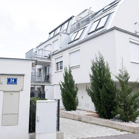 Modern Apartment With Tiny Garden Near City Center Виена Екстериор снимка