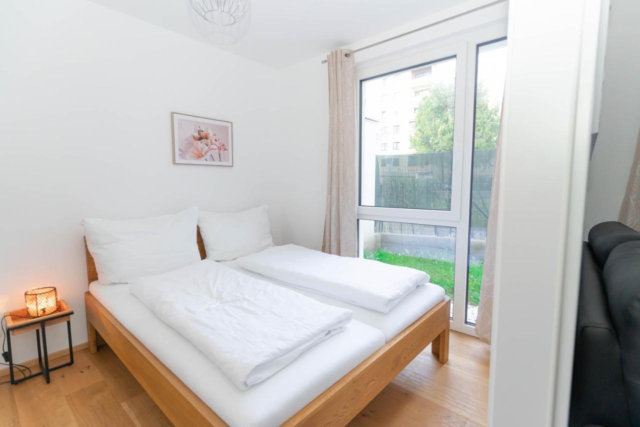 Modern Apartment With Tiny Garden Near City Center Виена Екстериор снимка