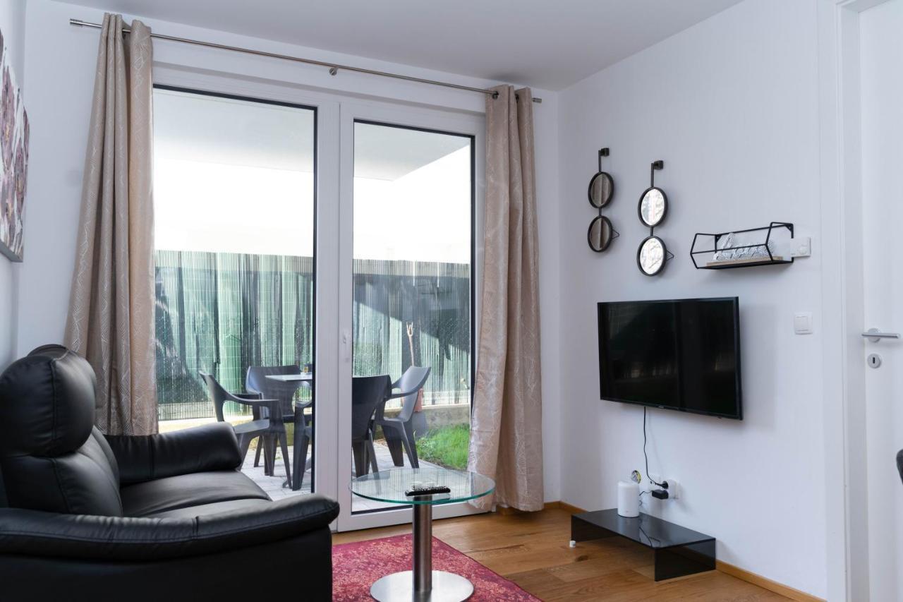 Modern Apartment With Tiny Garden Near City Center Виена Екстериор снимка