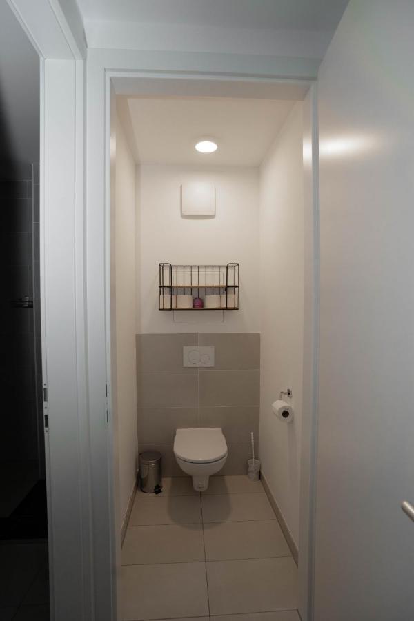 Modern Apartment With Tiny Garden Near City Center Виена Екстериор снимка