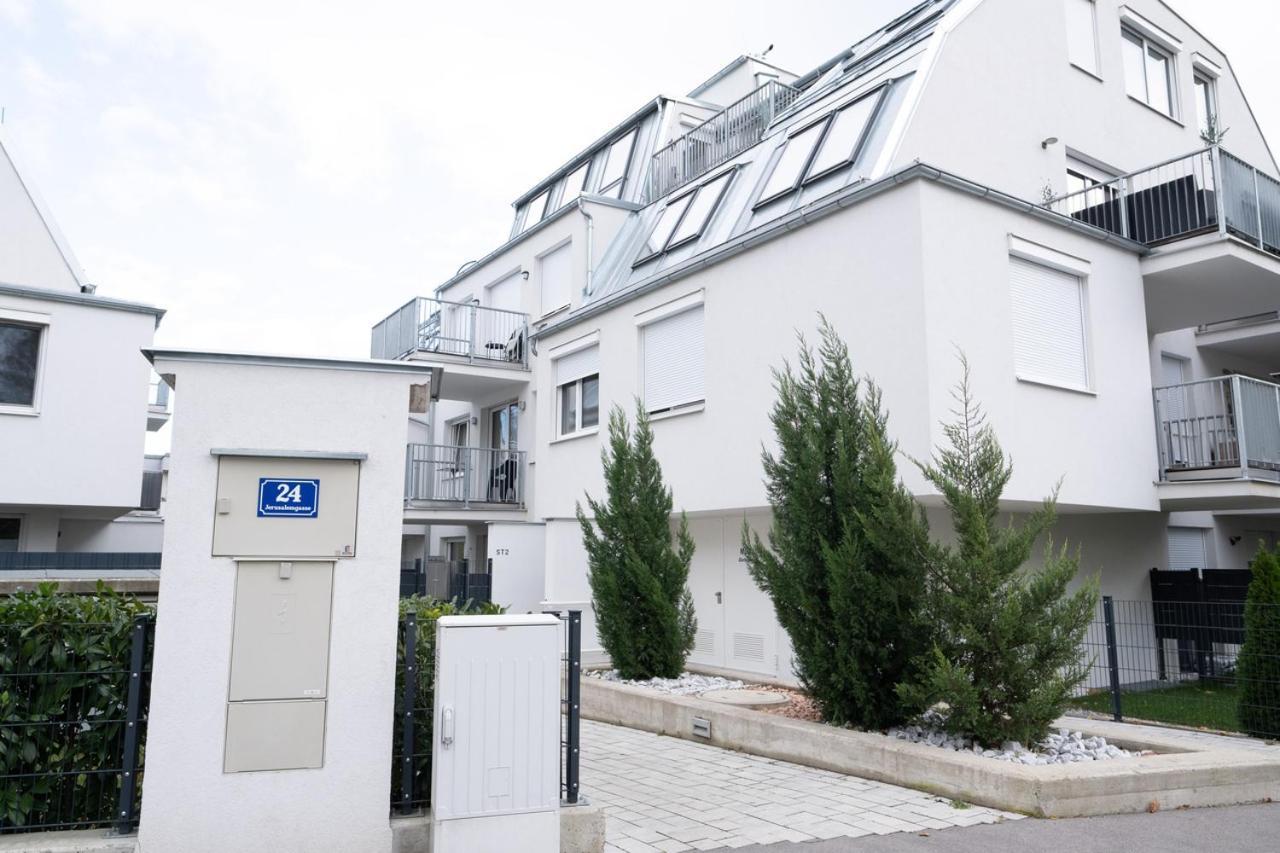 Modern Apartment With Tiny Garden Near City Center Виена Екстериор снимка